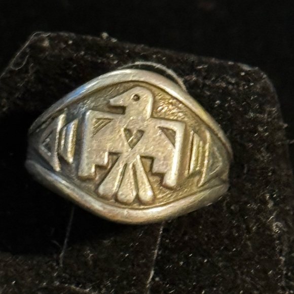 Vintage Jewelry - Vintage Native American Sterling Silver Thunderbird Ring Size 5.75 (12)